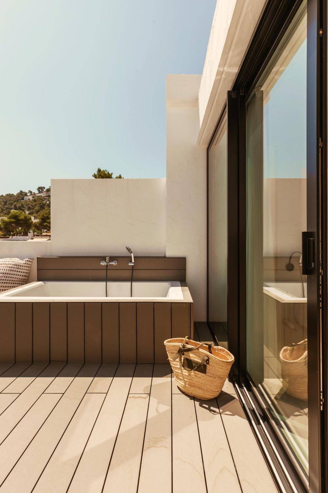 Terrace Room,1584835594:JPEG